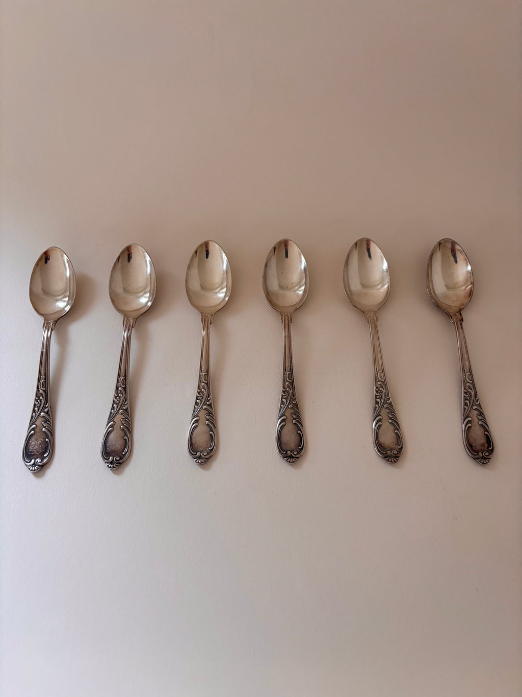 Vintage Teaspoons set of 6 front side