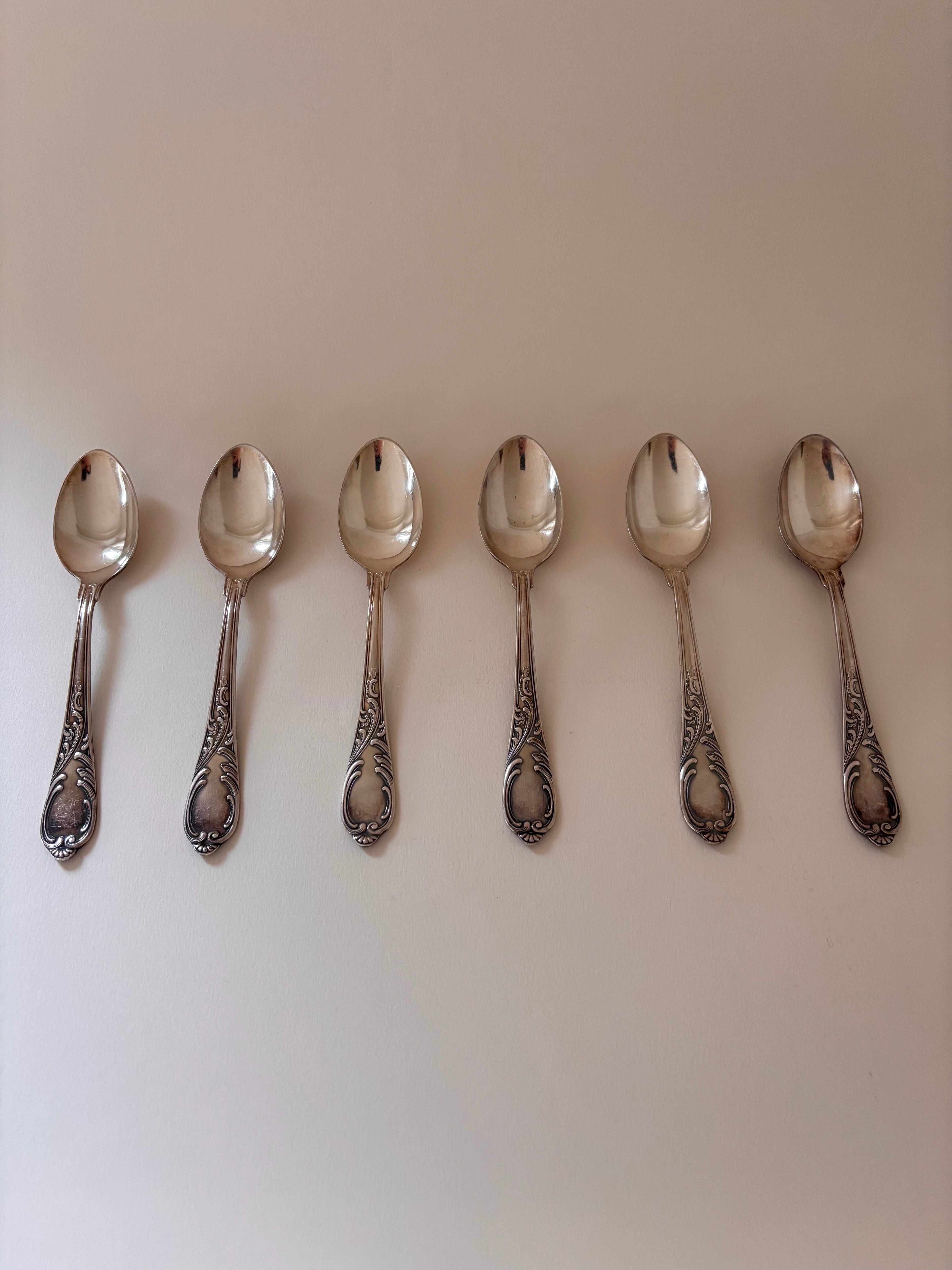 Vintage Teaspoons set of 6 front side