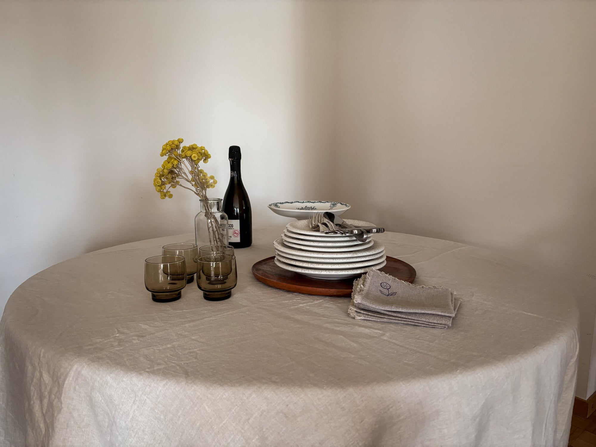 KITCHEN & DINING