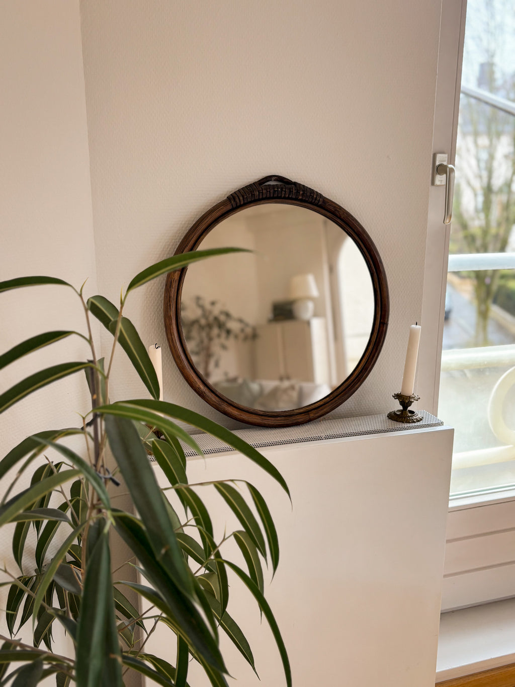 Vintage Round Mirror with Natural Bamboo Frame