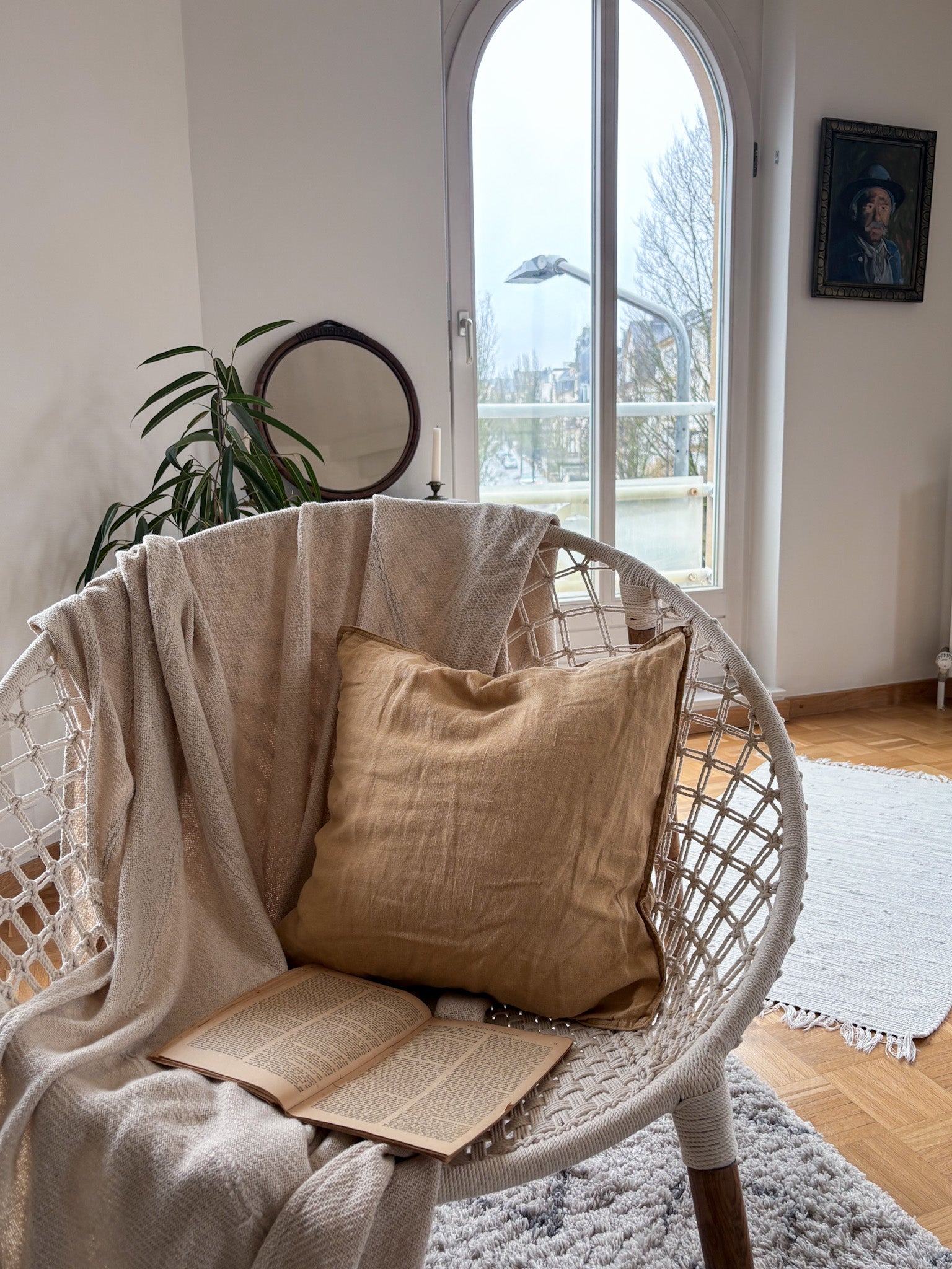 Vintage Round Mirror with Natural Bamboo Frame