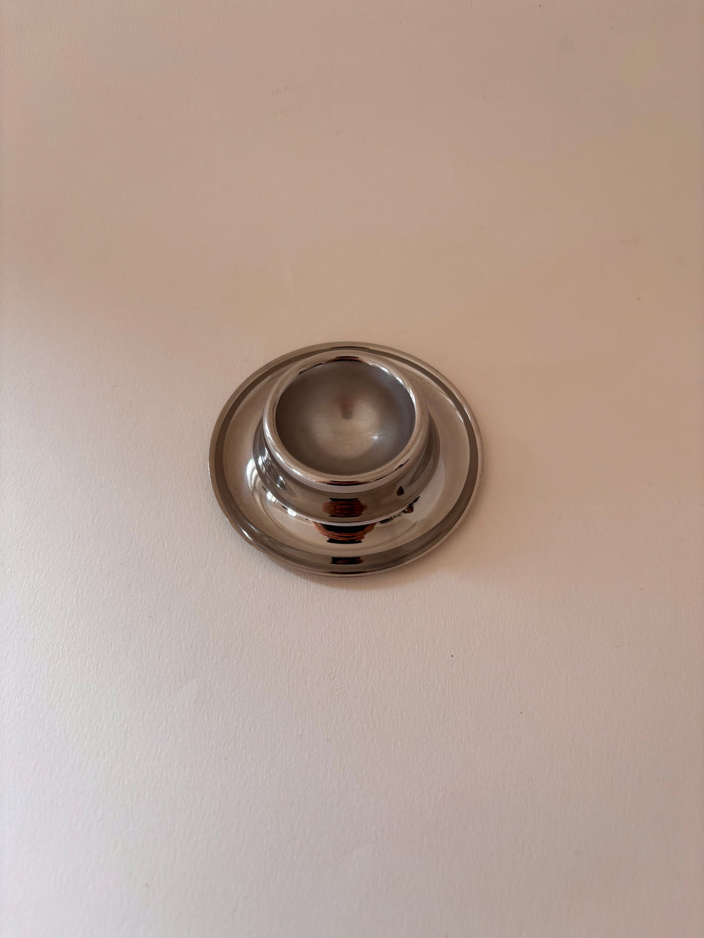 Set of 5 Vintage Stainless Steel Egg Cups Top / face
