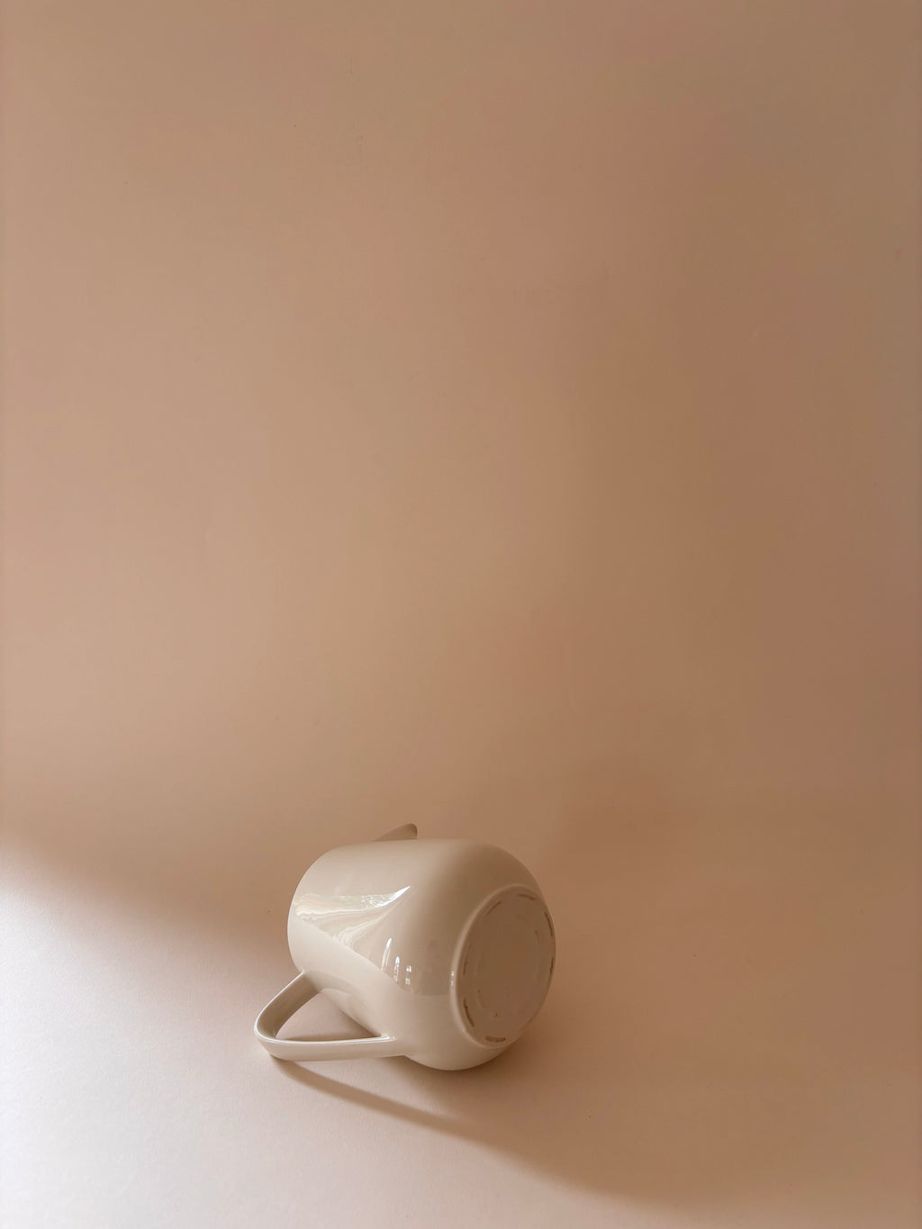 Underside of a vintage Villeroy & Boch white porcelain 